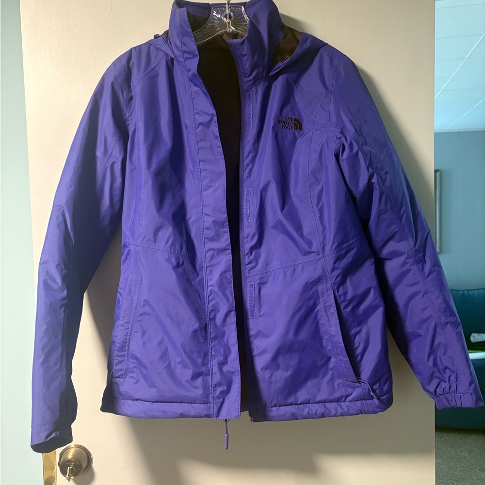The North Face Violet Women’s Resolve Insulated Jacket - Picture 4 of 8